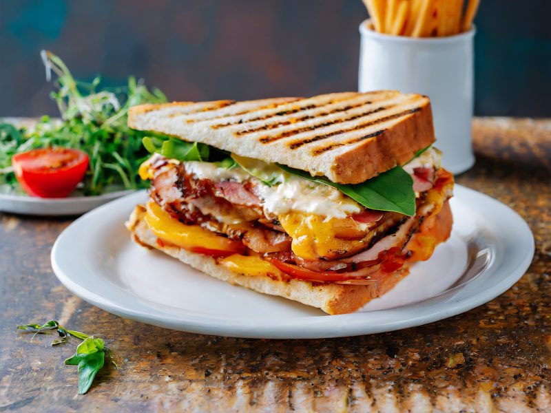 grill-sandwich-white-plate